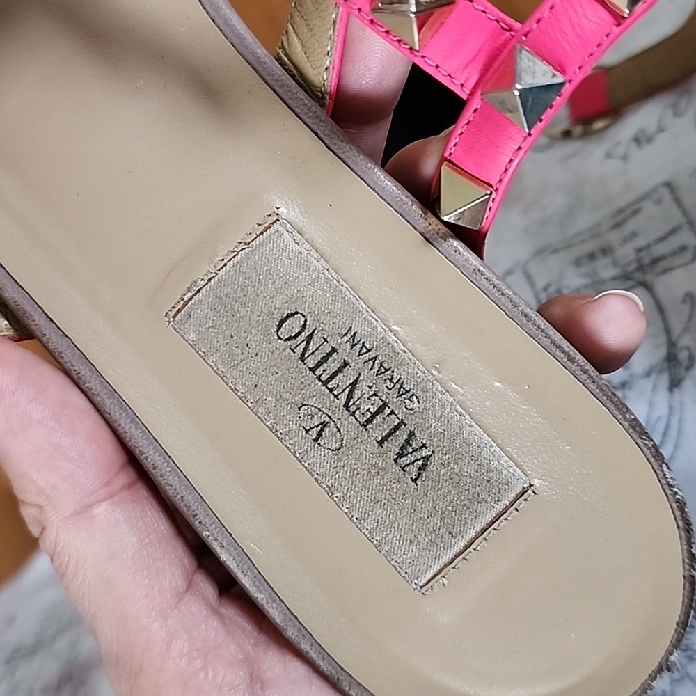 VALENTINO ROCKSTUD FUSCHIA SANDALS FLAT - Picture 6 of 7